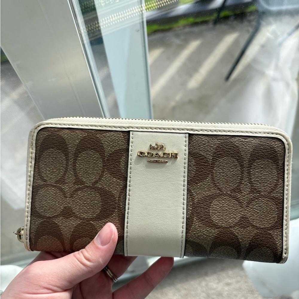 Coach Brown and Cream Signature Zip Wallet with Gold Logo